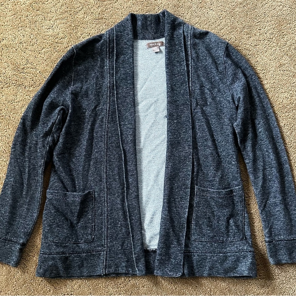 White Stag Cardigan
Size Medium (8-10) Women’s
